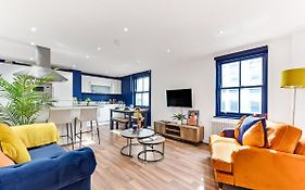 Spacious Cosy 2 Bed Flat, Central London